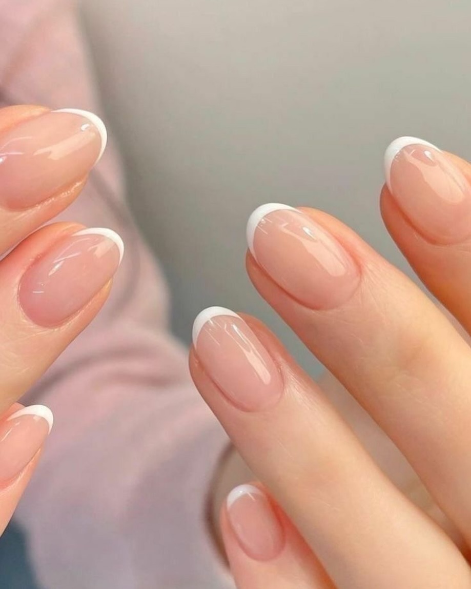 فرنچ ناخن کلاسیک در سالن ساناز بیوتی
